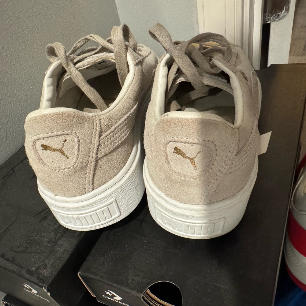 Puma Gold Toe Beige Sneakers - Picture 2 of 2